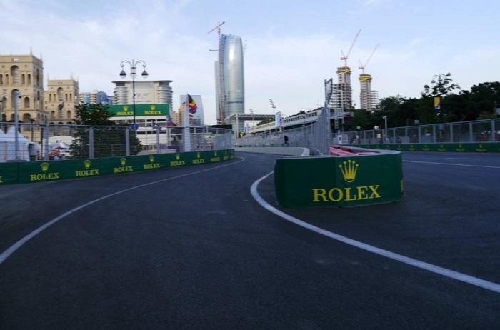 La entrada al pit lane, la otra trampa del circuito de Bakú